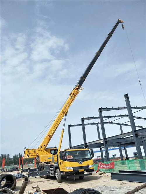 静乐县超高层建筑钢结构吊装案例